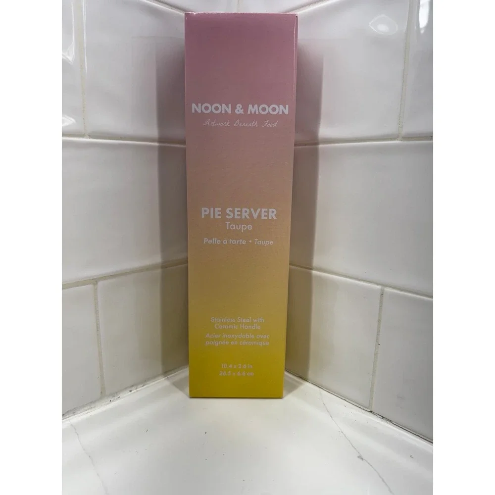 Noon &‎ moon pie server in taupe new sealed in box